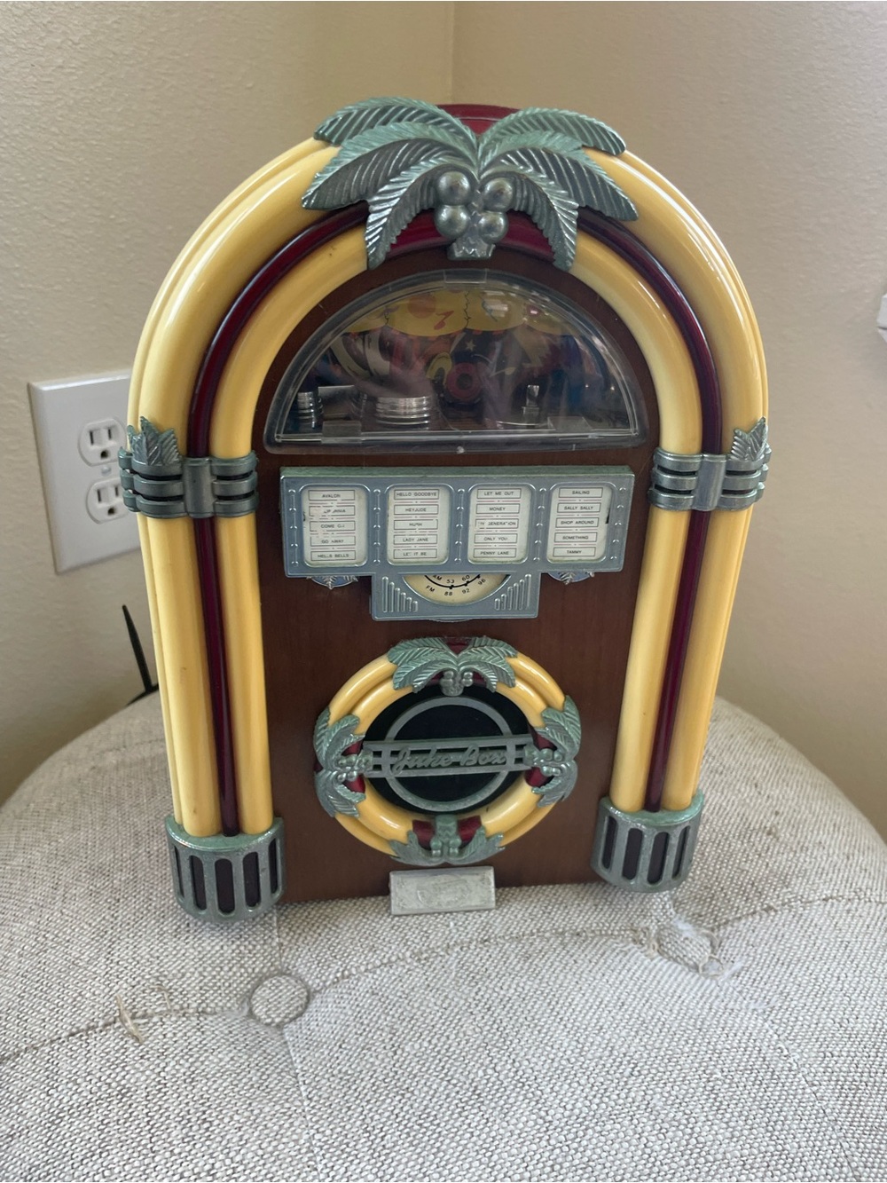 Vintage juke box 1980s